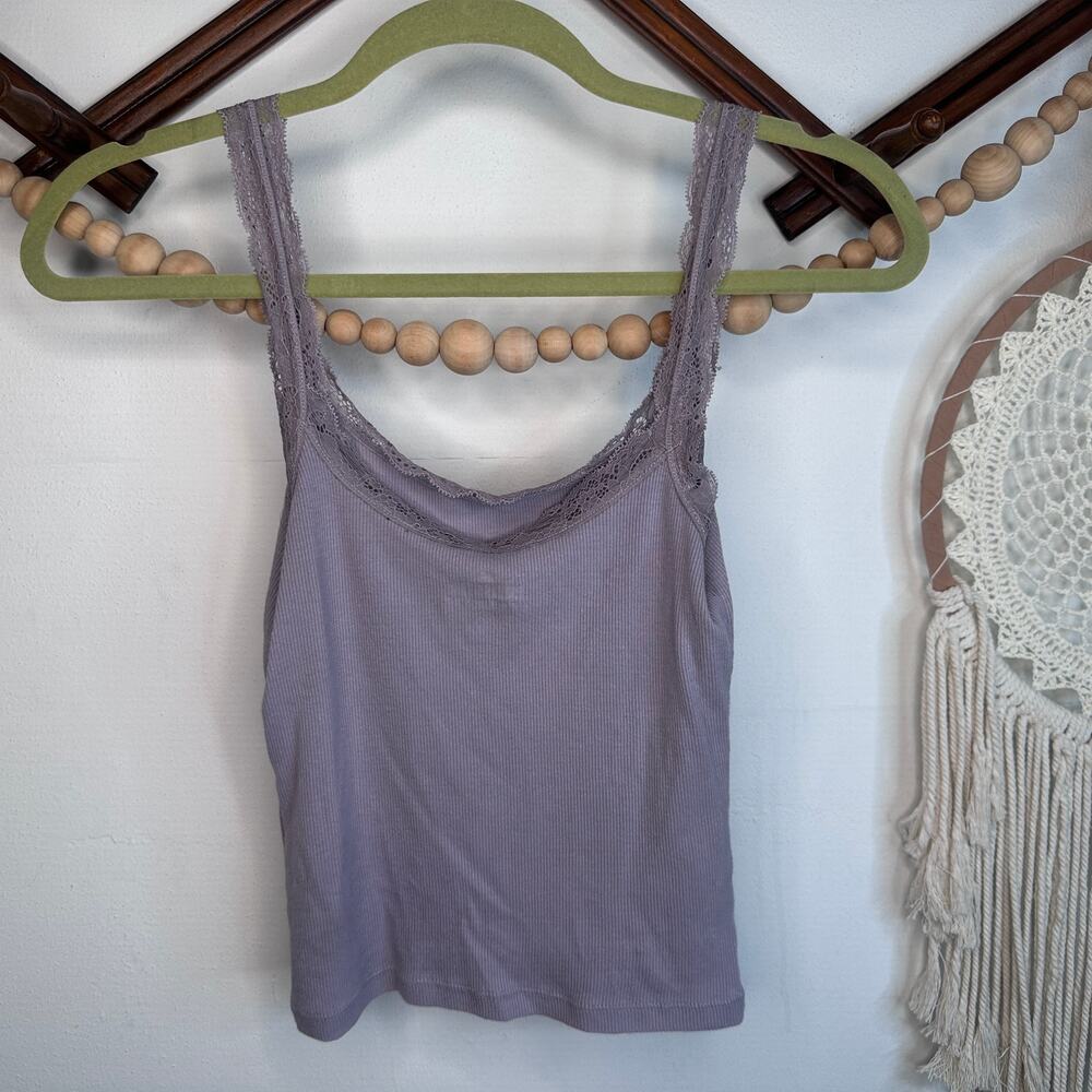 Hollister Lavender Cropped Lace Trim Cami - Picture 2 of 3